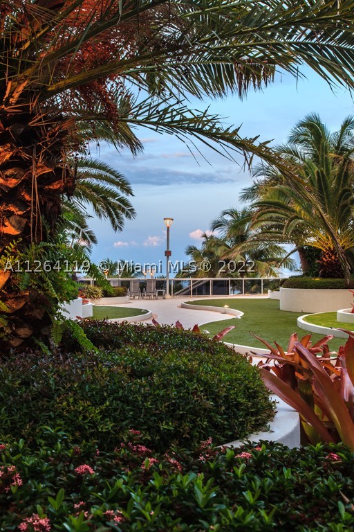 100 Lincoln Rd #943, Miami Beach FL 33139