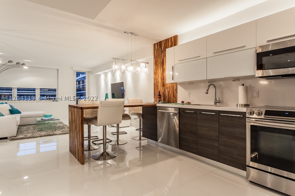 100 Lincoln Rd #943, Miami Beach FL 33139