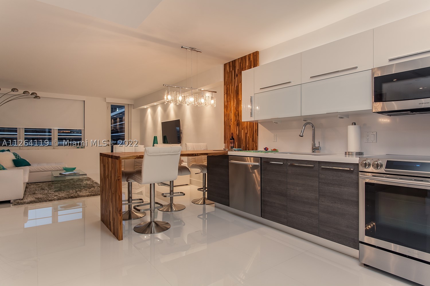 100 Lincoln Rd #943, Miami Beach FL 33139