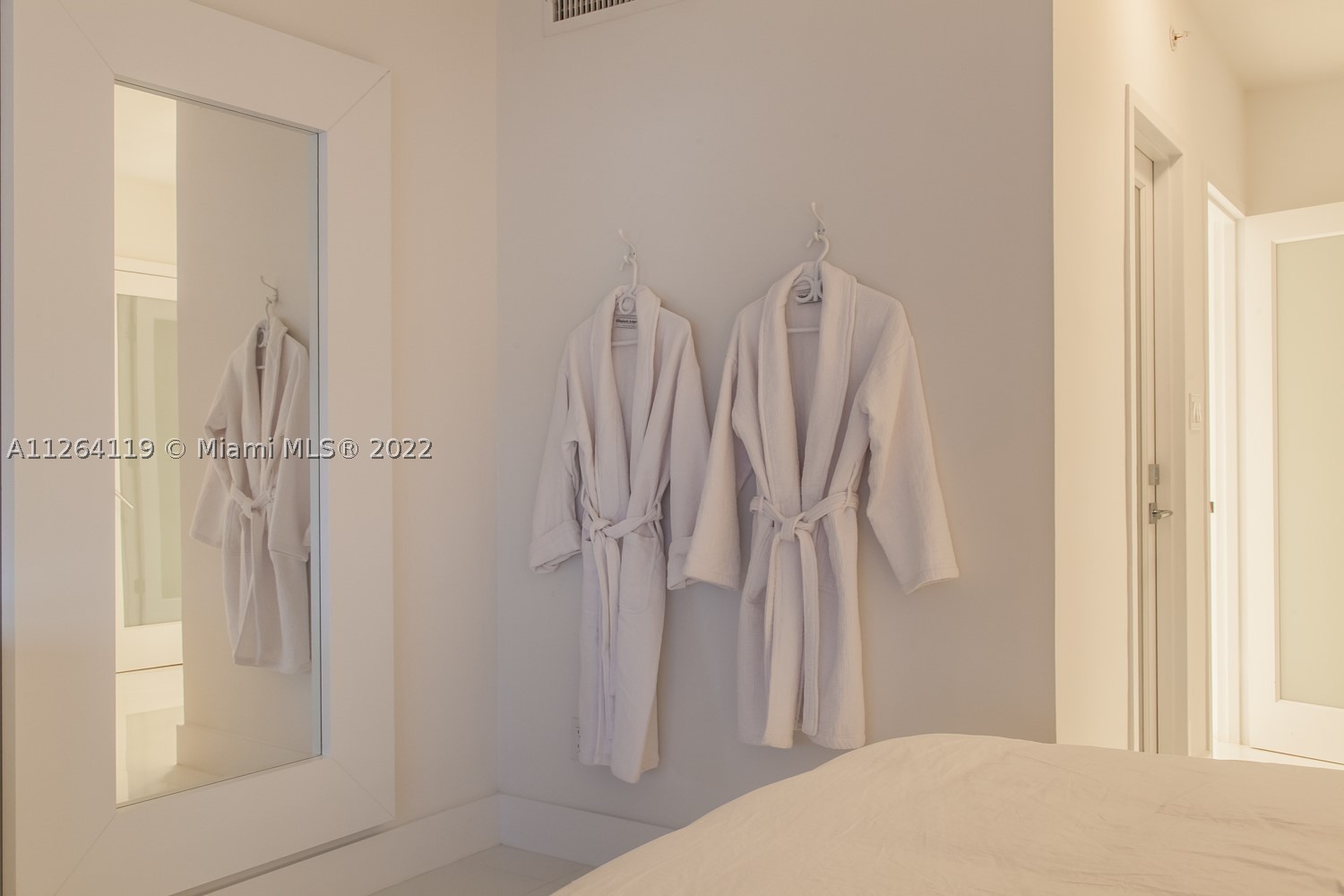 100 Lincoln Rd #943, Miami Beach FL 33139