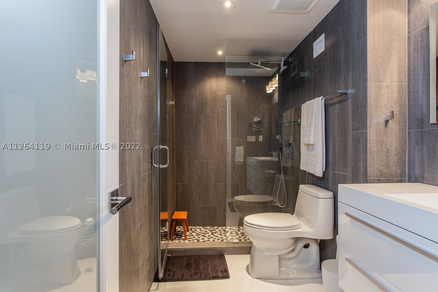 100 Lincoln Rd #943, Miami Beach FL 33139