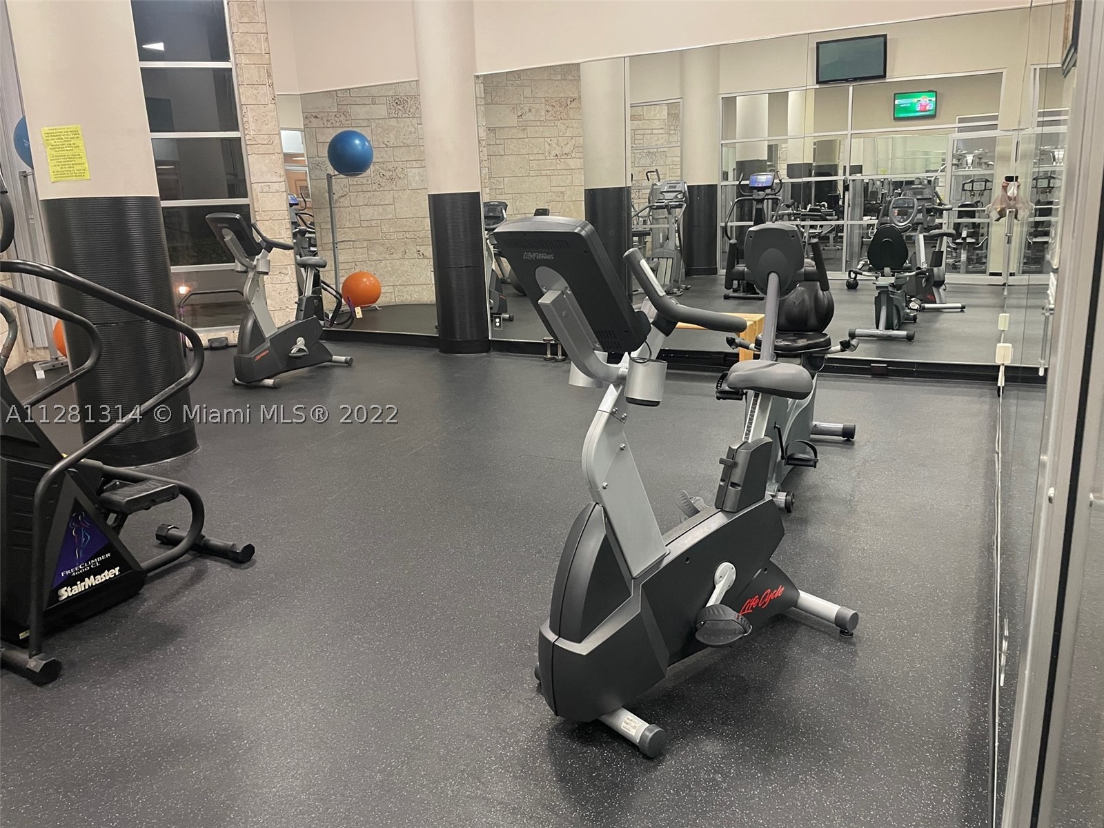 5161 Collins Ave #404, Miami Beach FL 33140