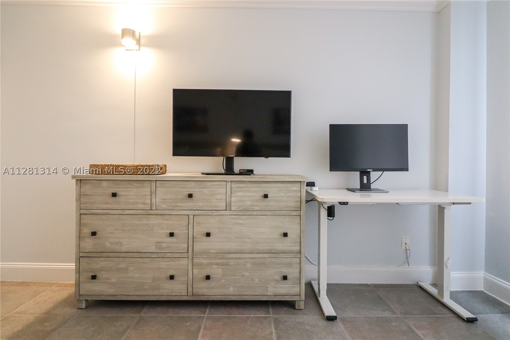 5161 Collins Ave #404, Miami Beach FL 33140