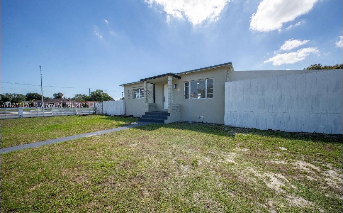 782 E 37th St, Hialeah FL 33013