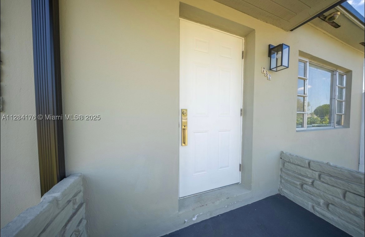 782 E 37th St, Hialeah FL 33013