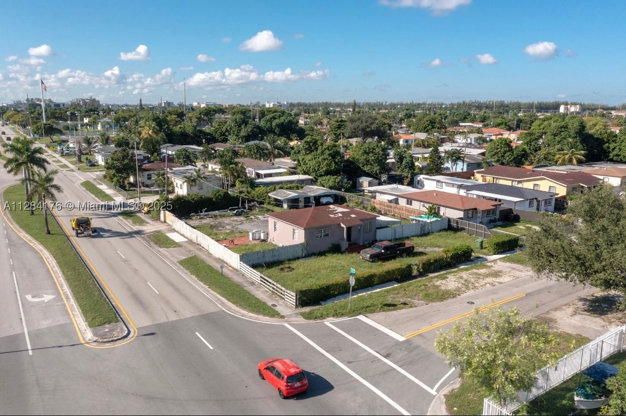 782 E 37th St, Hialeah FL 33013