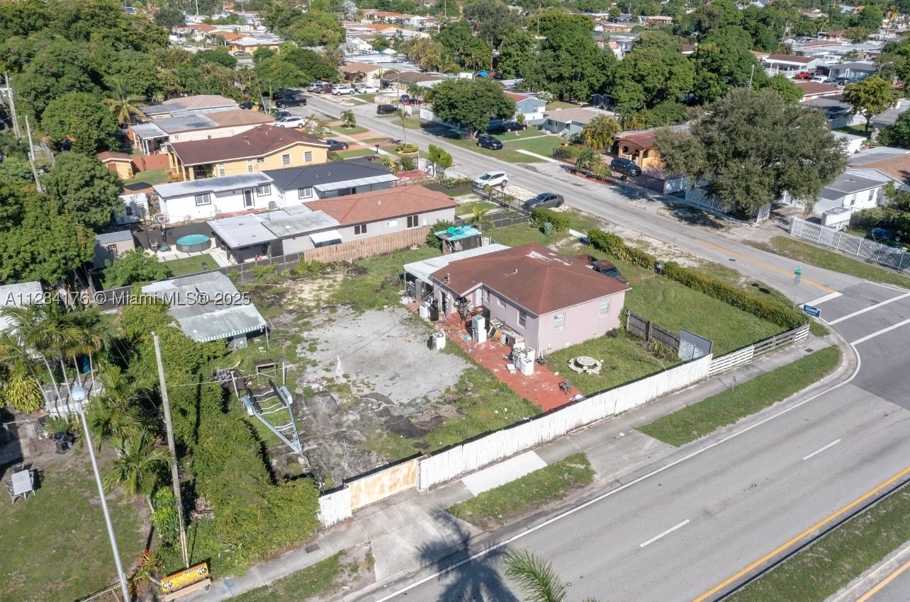 782 E 37th St, Hialeah FL 33013