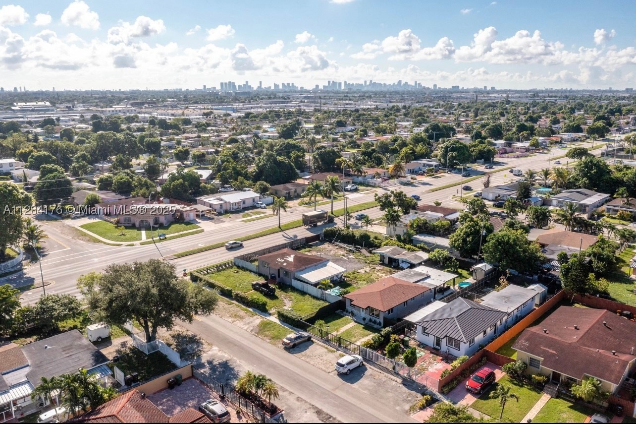 782 E 37th St, Hialeah FL 33013
