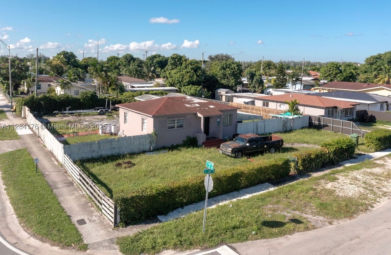 782 E 37th St, Hialeah FL 33013