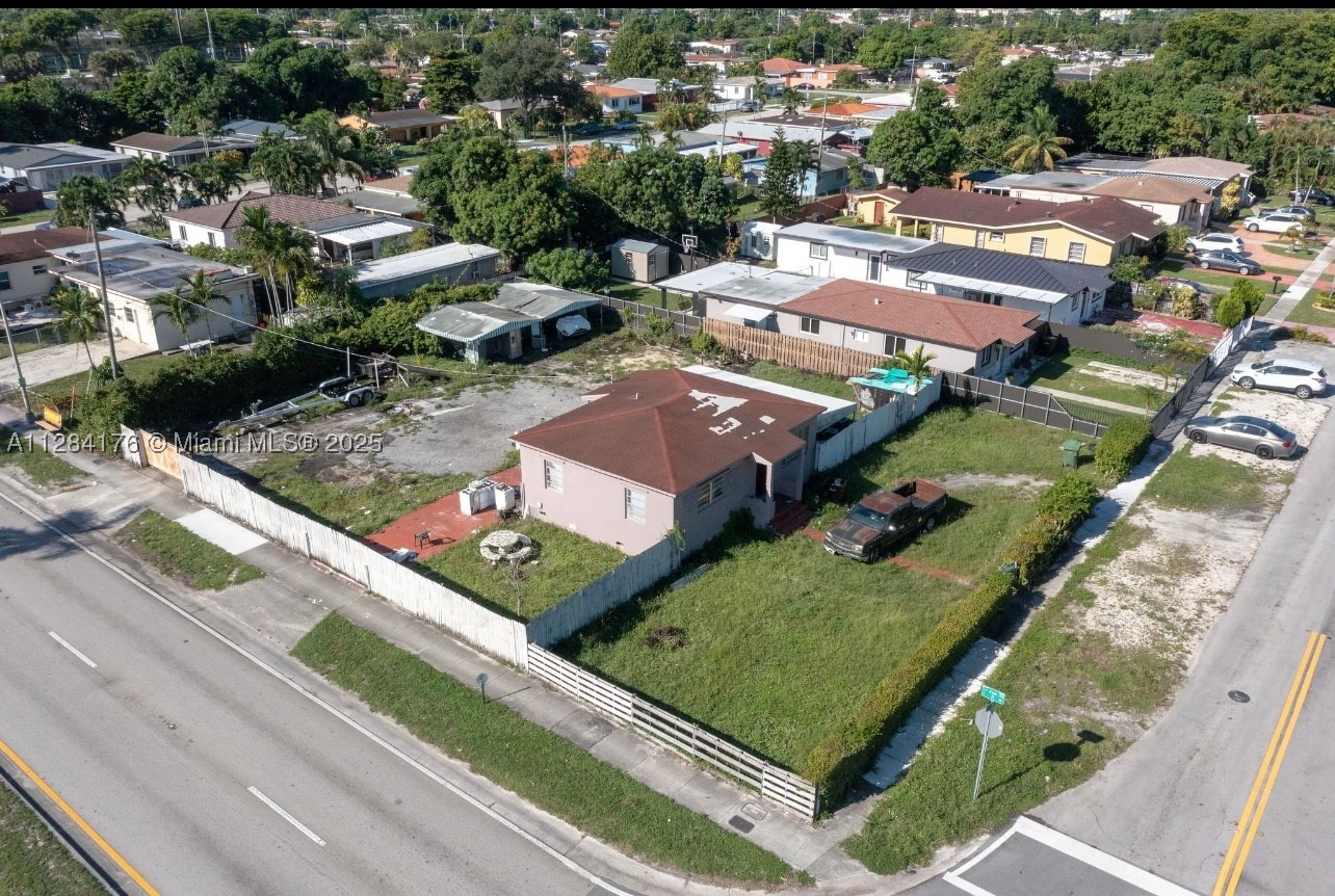 782 E 37th St, Hialeah FL 33013