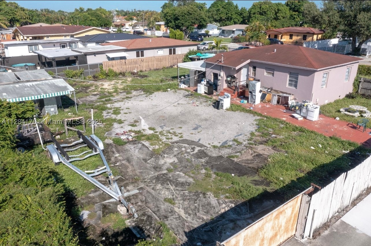 782 E 37th St, Hialeah FL 33013