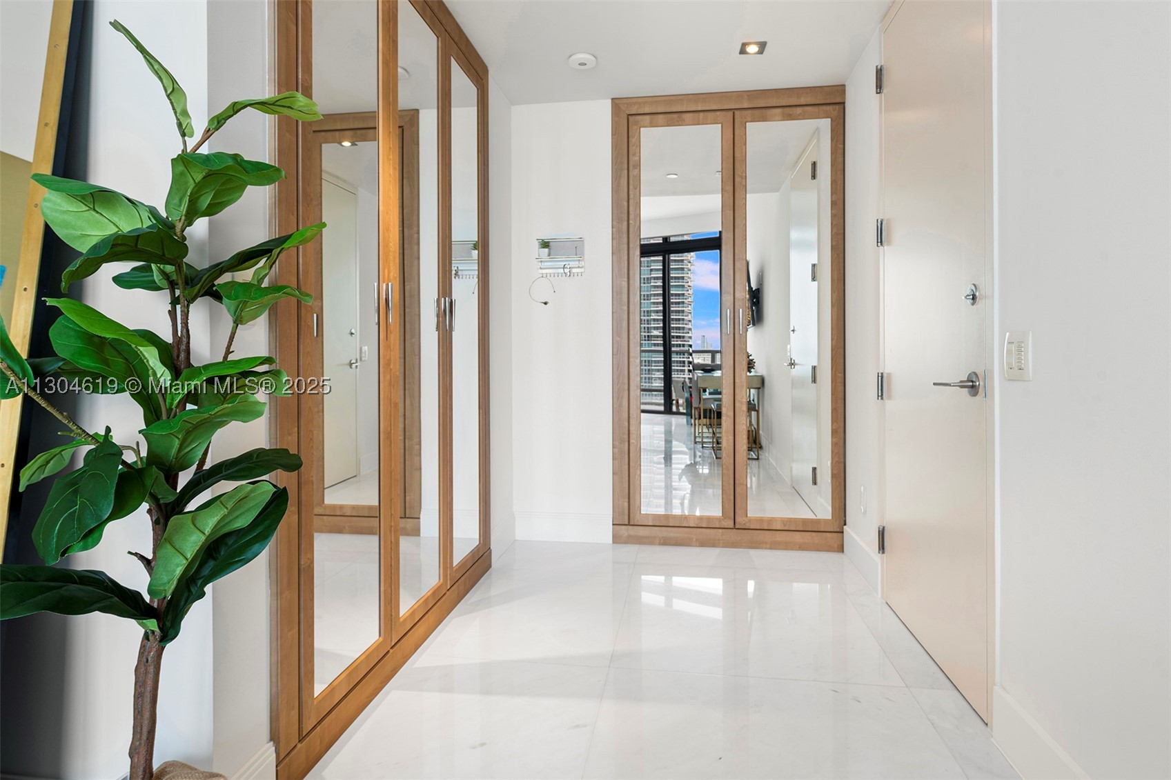 2201 Collins Ave #1926/PH-, Miami Beach FL 33139