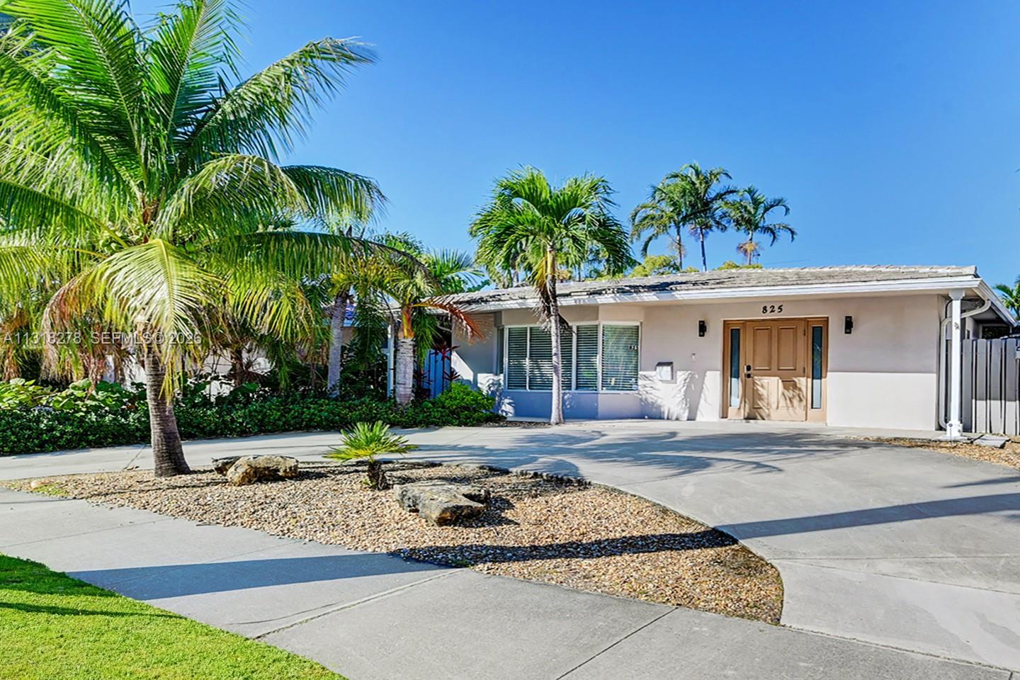 825 Harrison St, Hollywood FL 33019