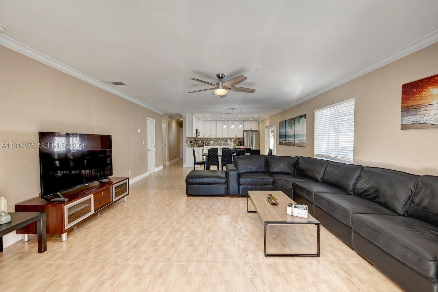 825 Harrison St, Hollywood FL 33019