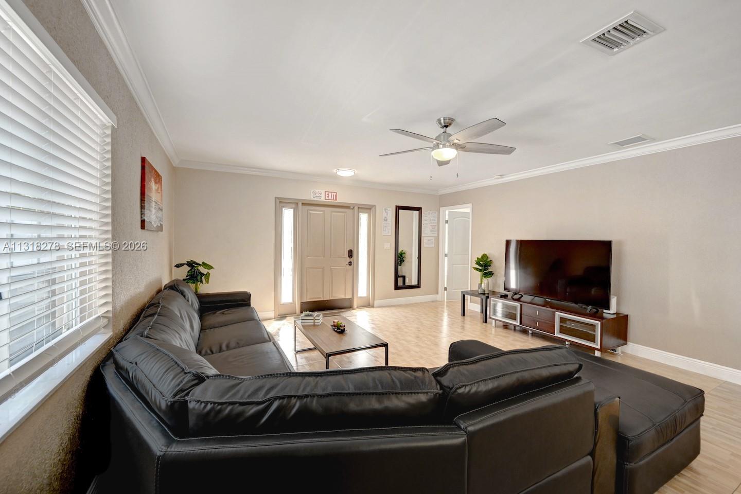 825 Harrison St, Hollywood FL 33019