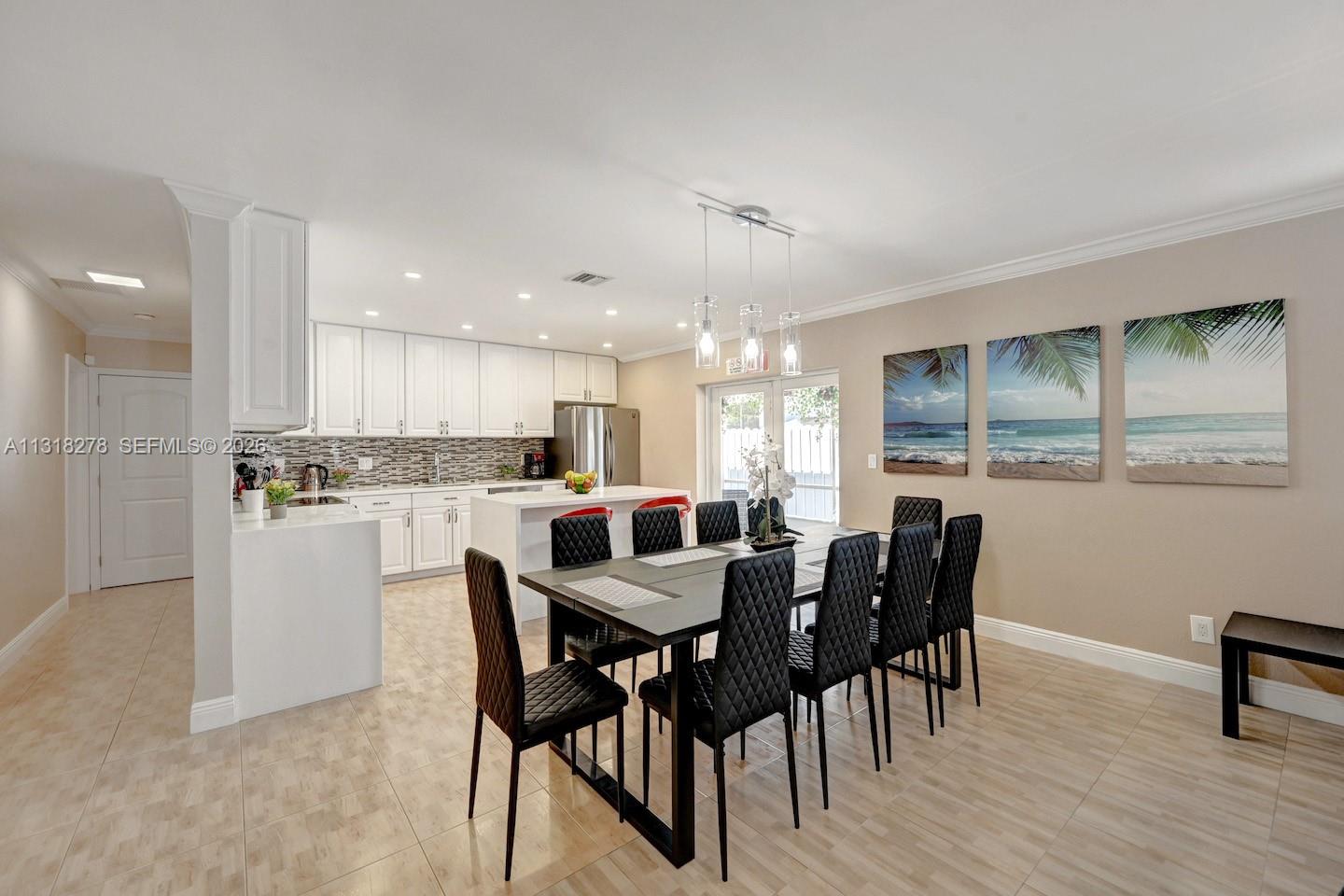 825 Harrison St, Hollywood FL 33019