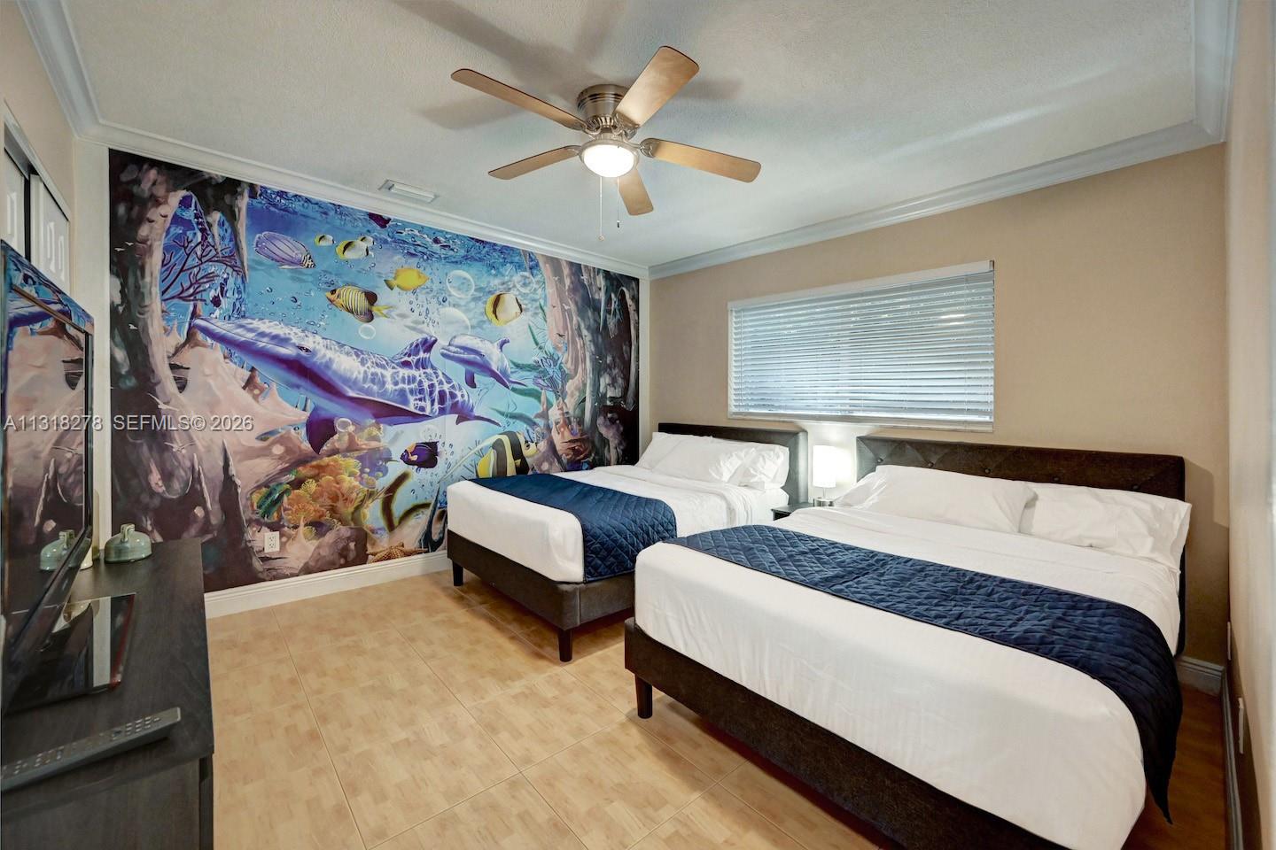 825 Harrison St, Hollywood FL 33019