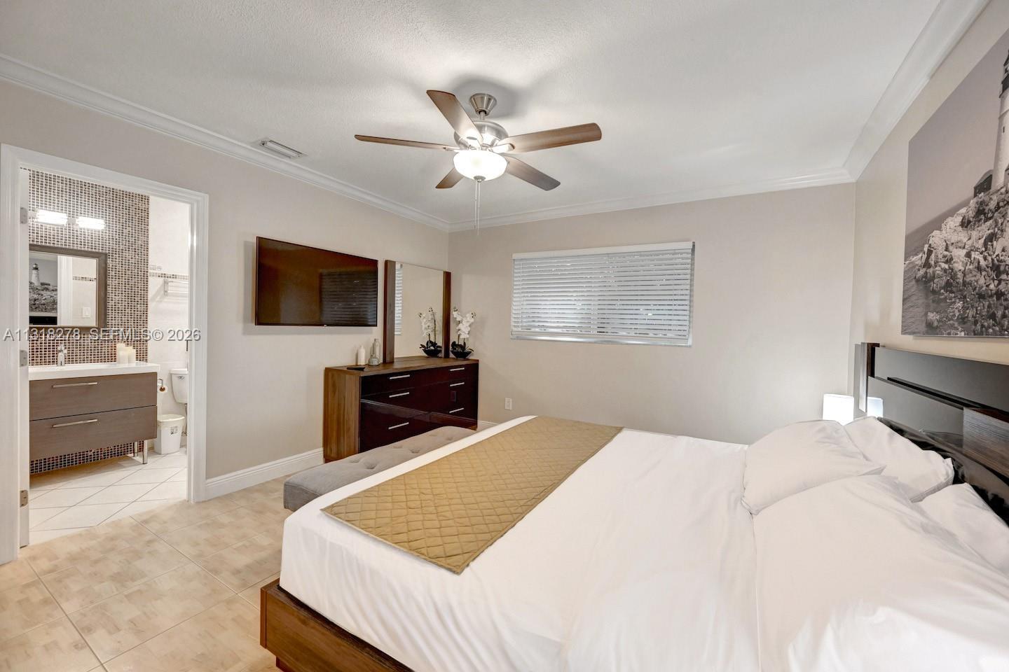 825 Harrison St, Hollywood FL 33019