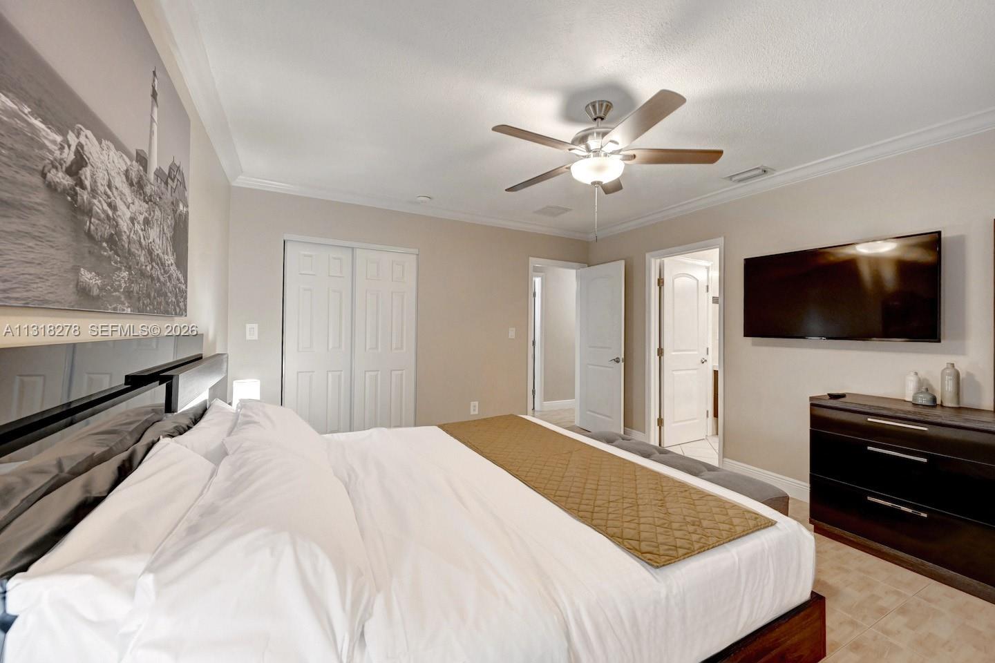 825 Harrison St, Hollywood FL 33019