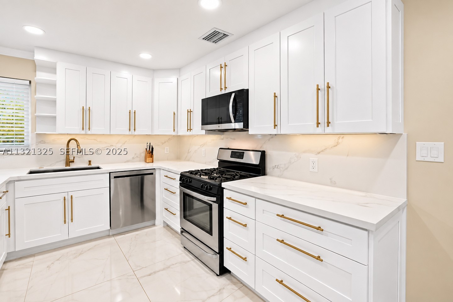 1020 N 13th Ter, Hollywood FL 33019