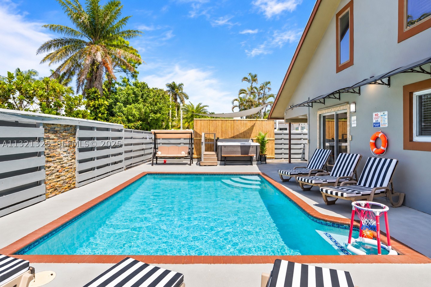 1020 N 13th Ter, Hollywood FL 33019
