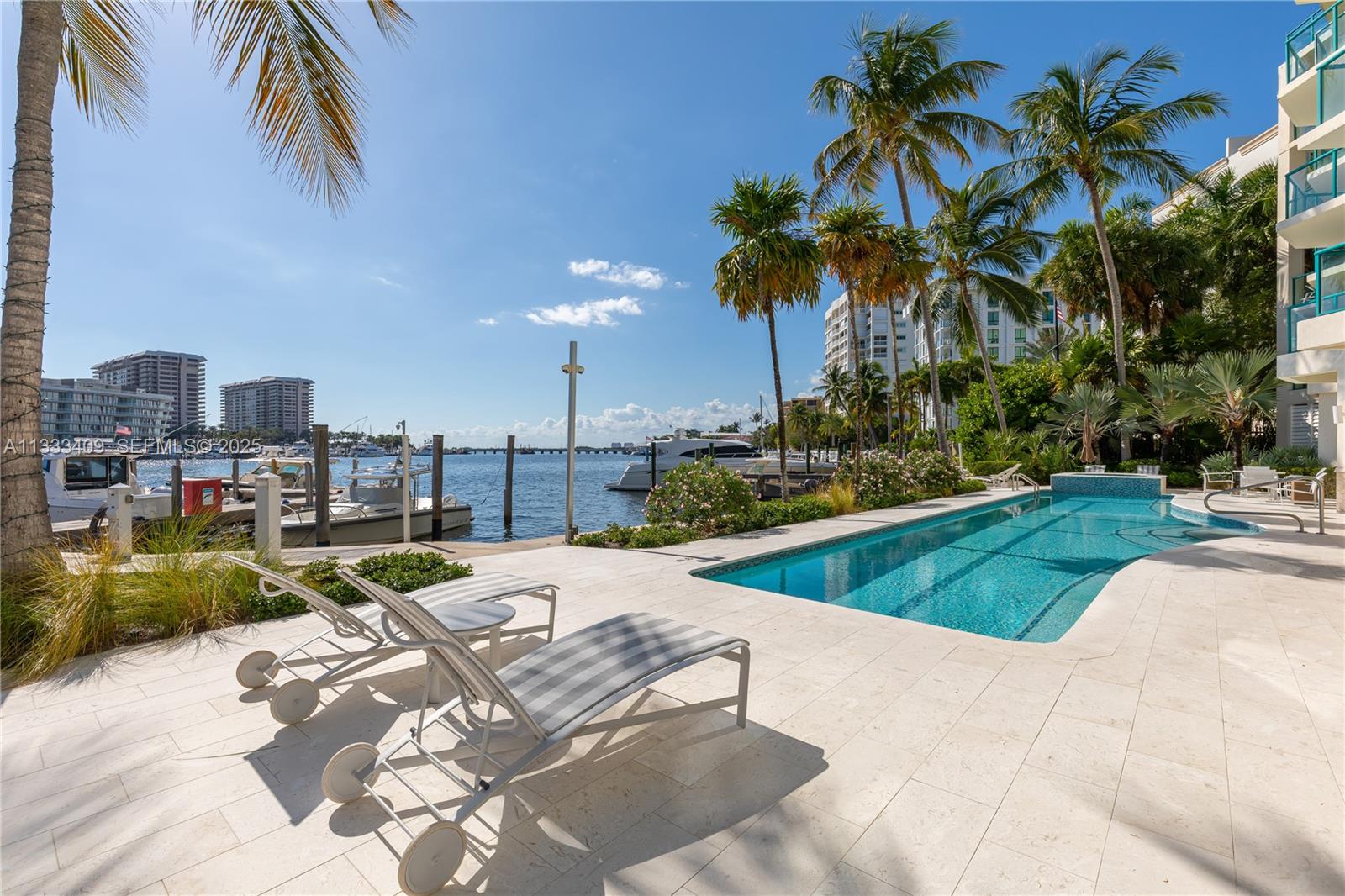 1660 W Glencoe St #302, Coconut Grove FL 33133