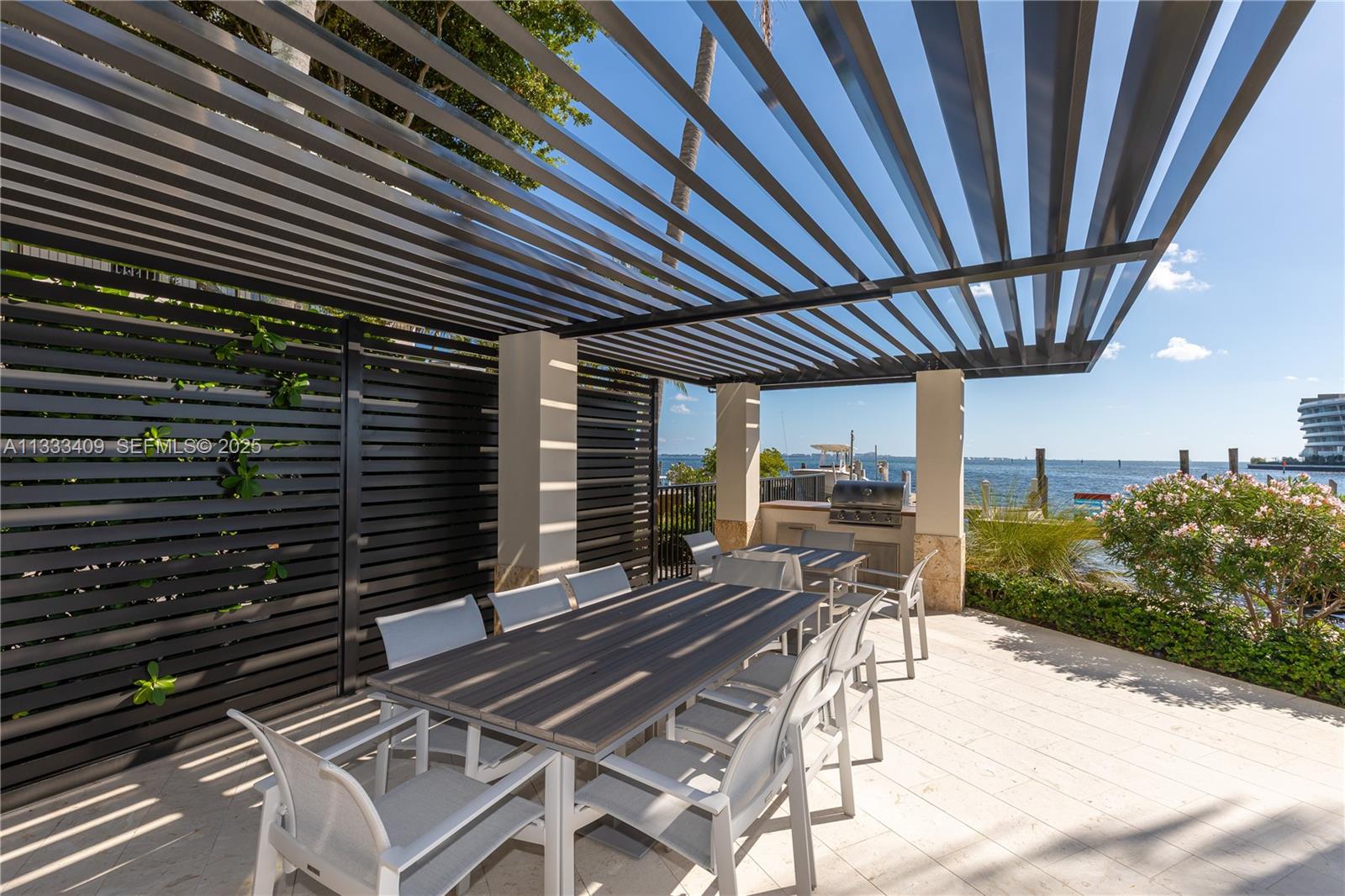 1660 W Glencoe St #302, Coconut Grove FL 33133