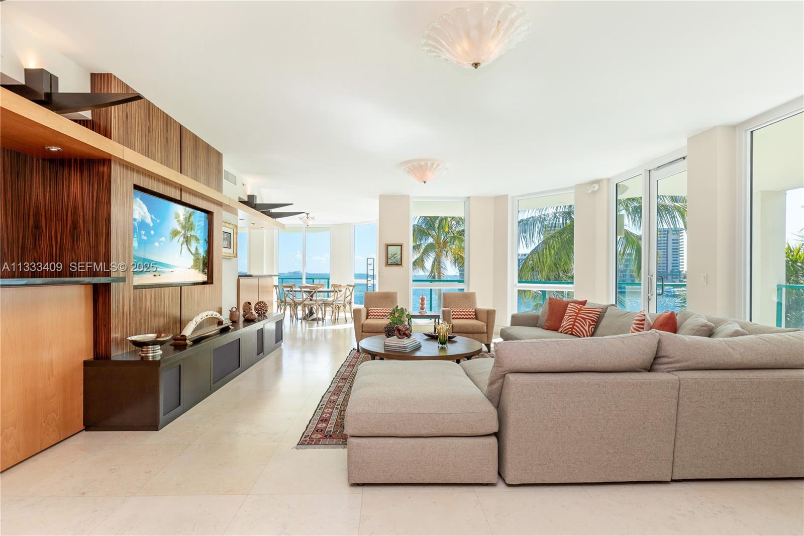 1660 W Glencoe St #302, Coconut Grove FL 33133