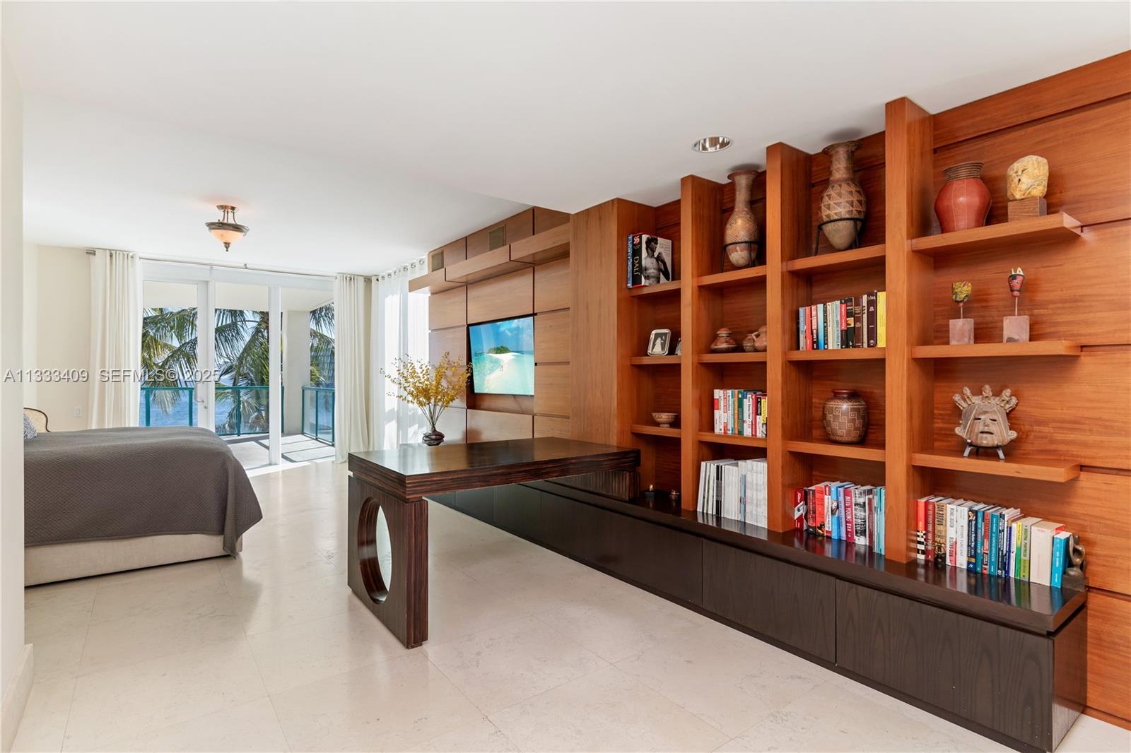 1660 W Glencoe St #302, Coconut Grove FL 33133