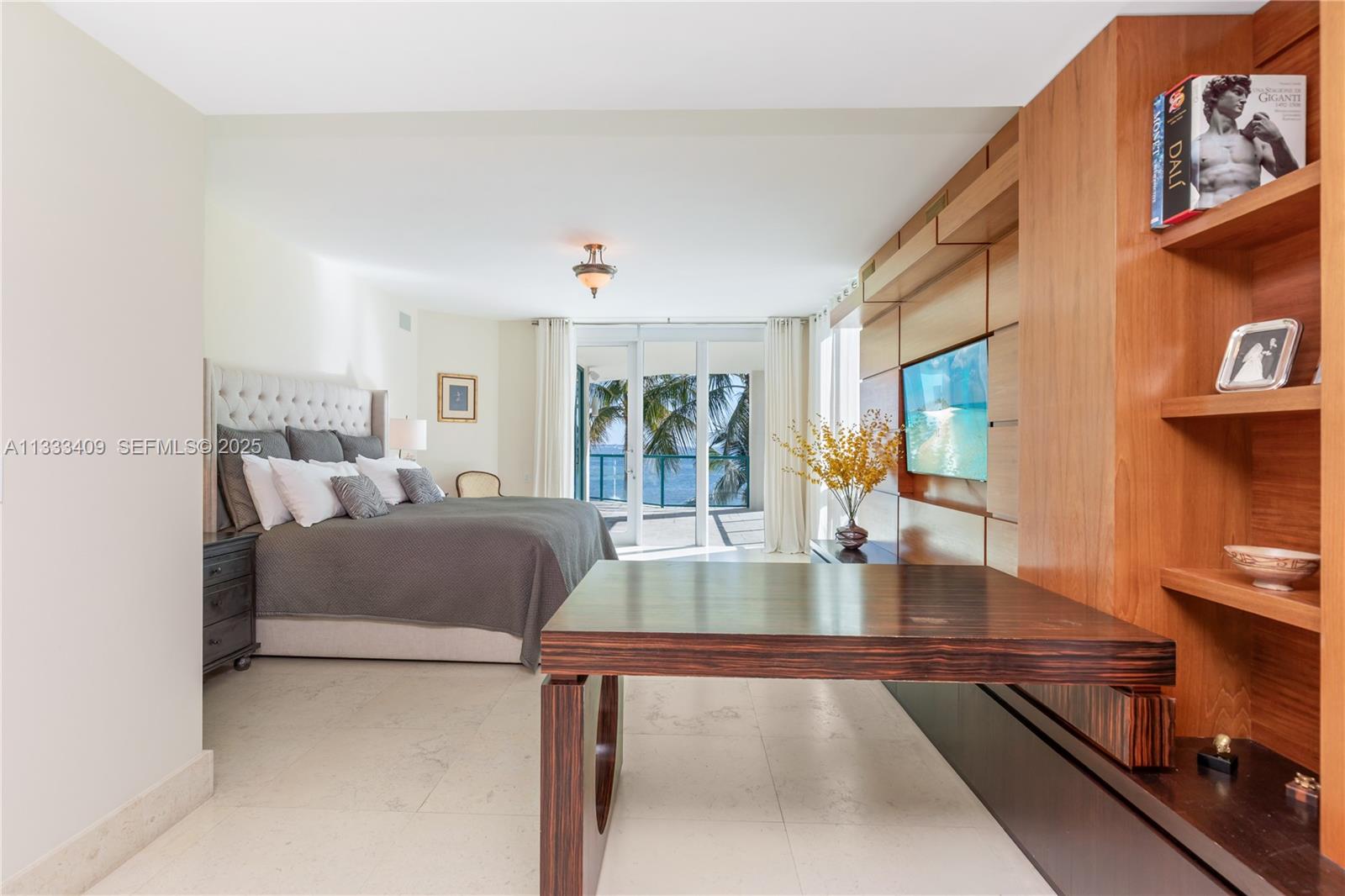 1660 W Glencoe St #302, Coconut Grove FL 33133