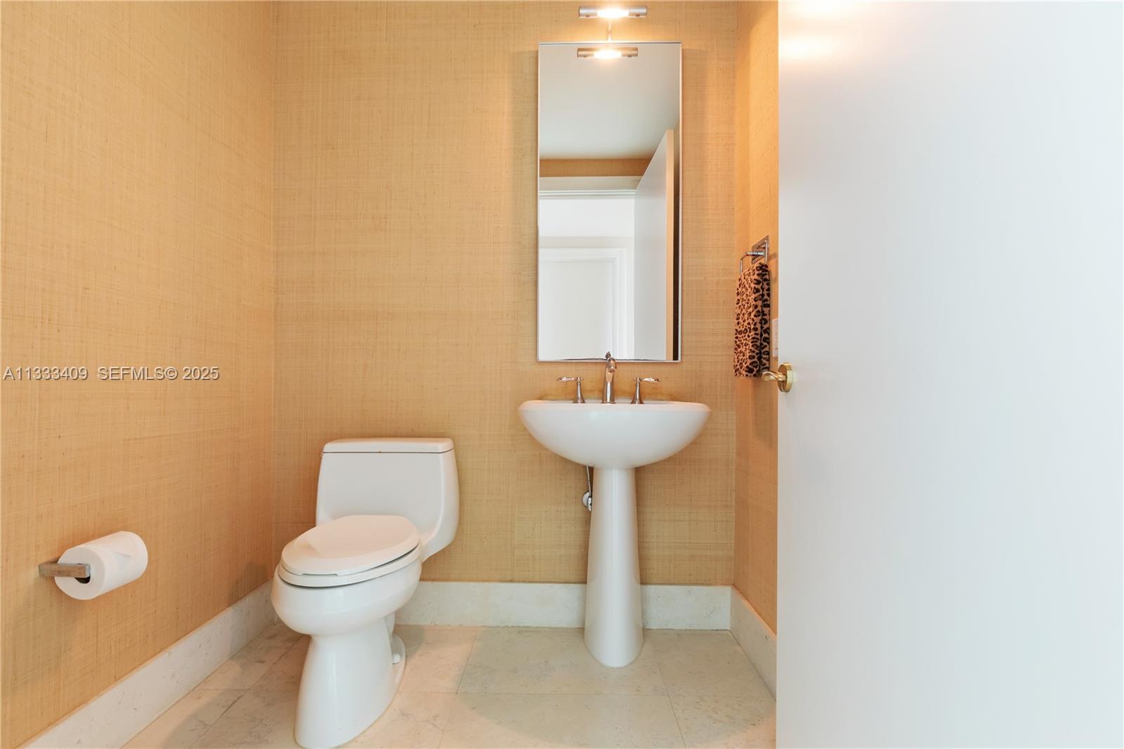 1660 W Glencoe St #302, Coconut Grove FL 33133