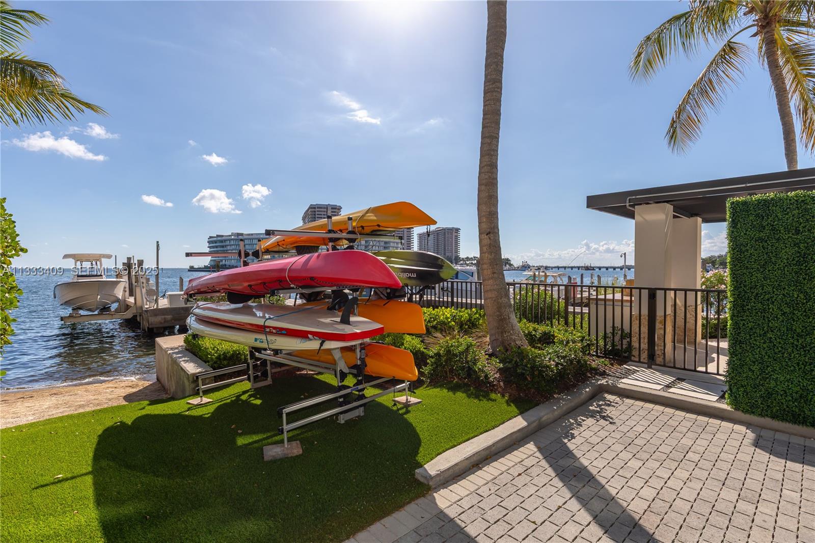 1660 W Glencoe St #302, Coconut Grove FL 33133