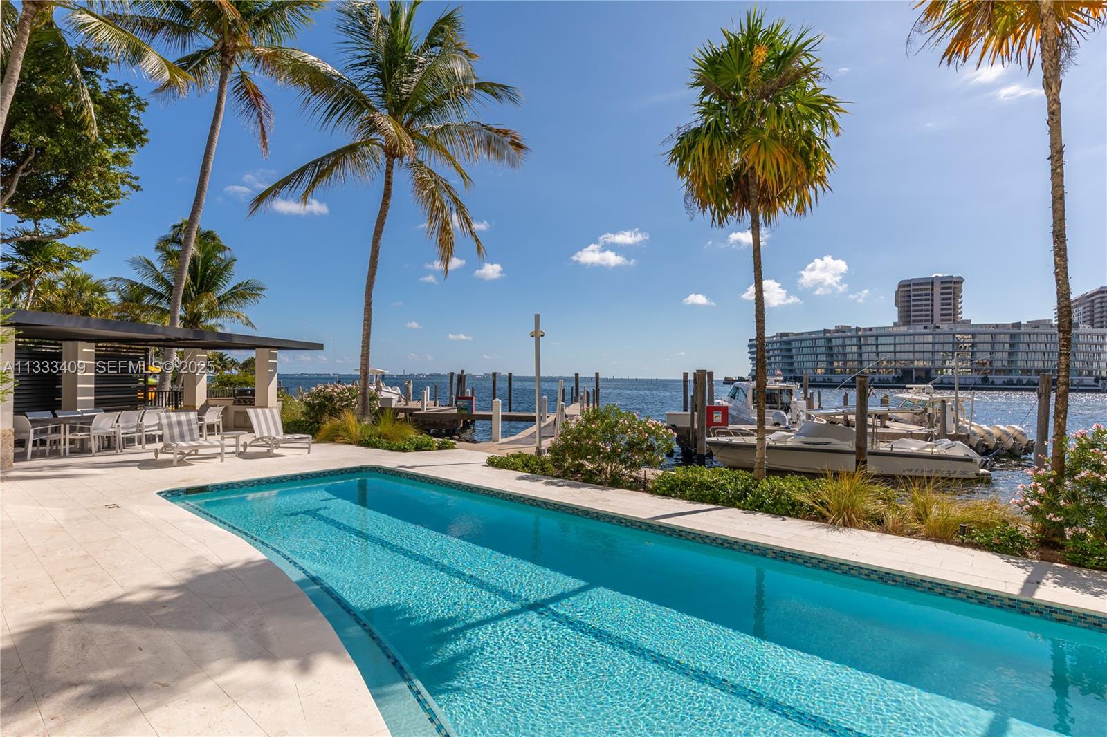 1660 W Glencoe St #302, Coconut Grove FL 33133