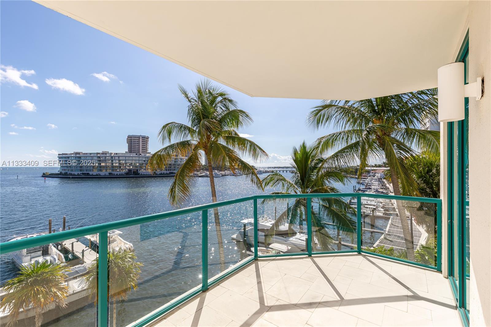 1660 W Glencoe St #302, Coconut Grove FL 33133