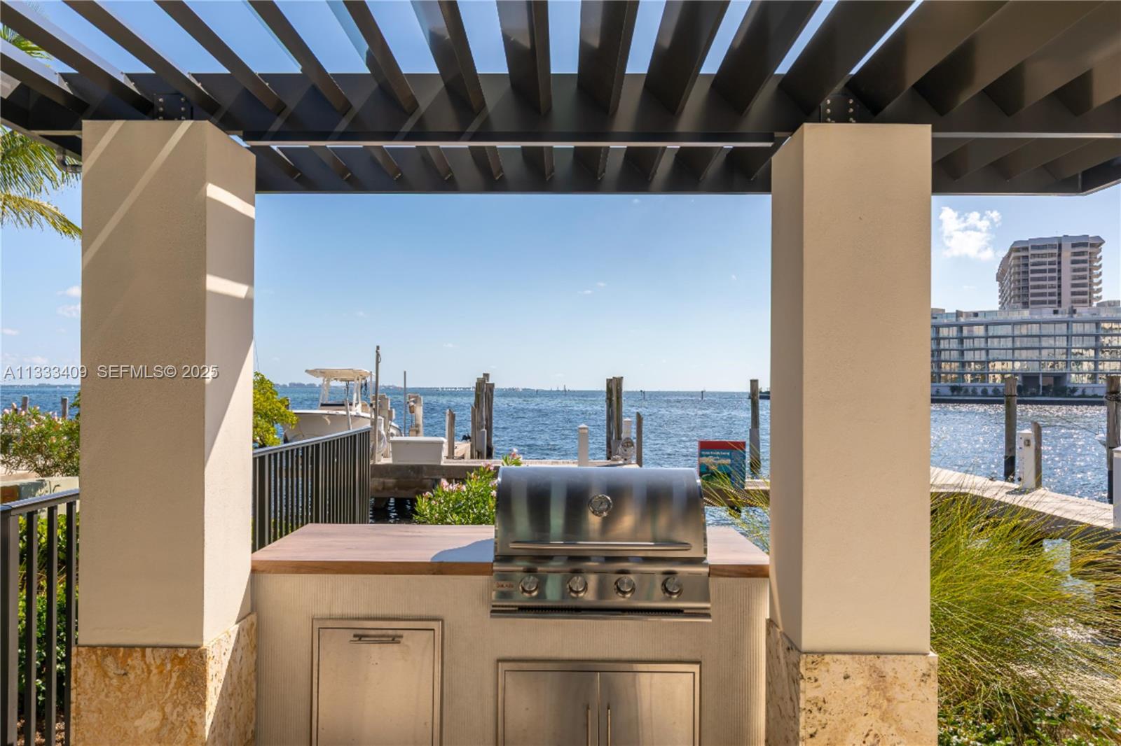 1660 W Glencoe St #302, Coconut Grove FL 33133