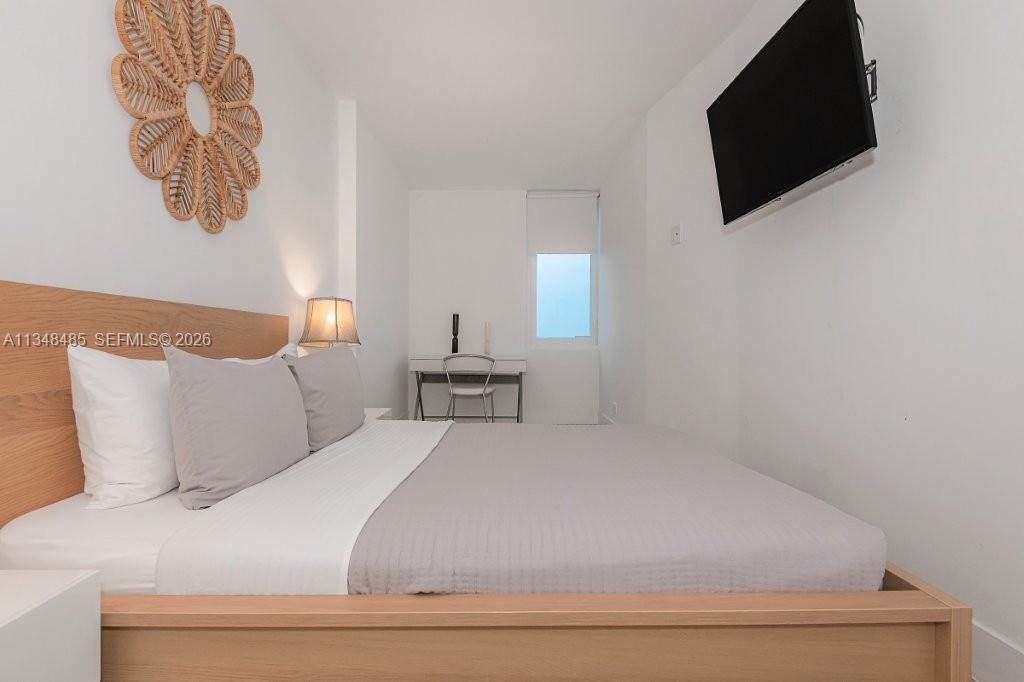 2301 Collins Ave #927, Miami Beach FL 33139