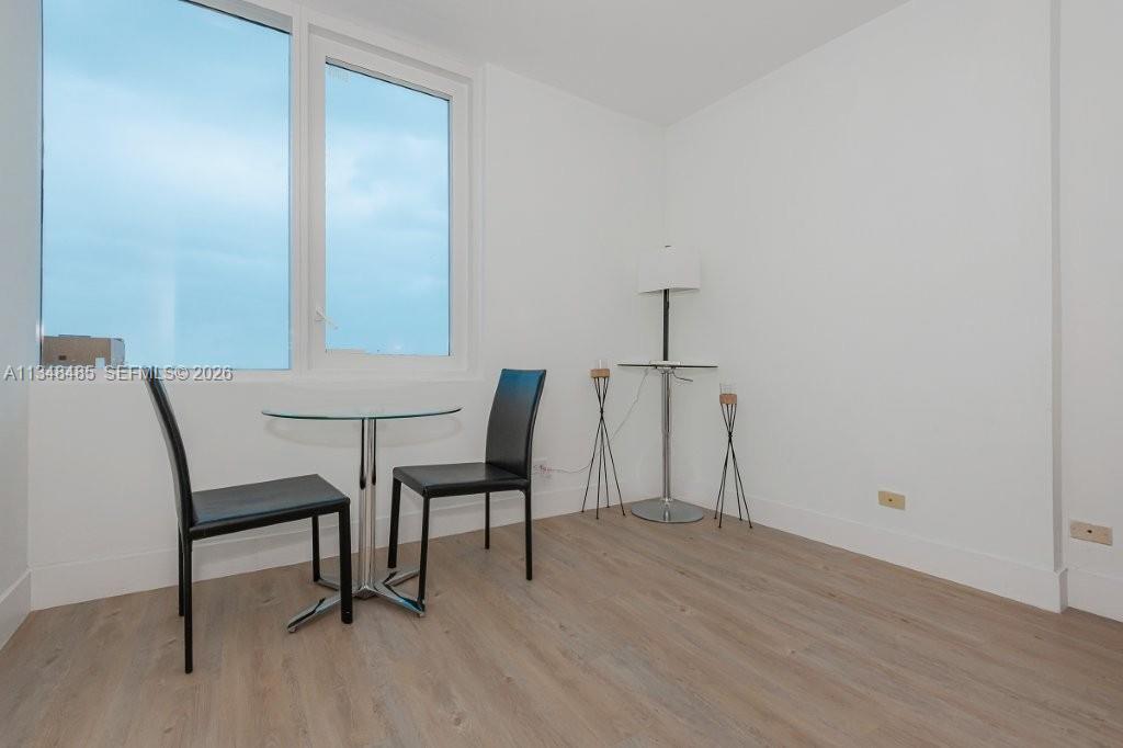 2301 Collins Ave #927, Miami Beach FL 33139