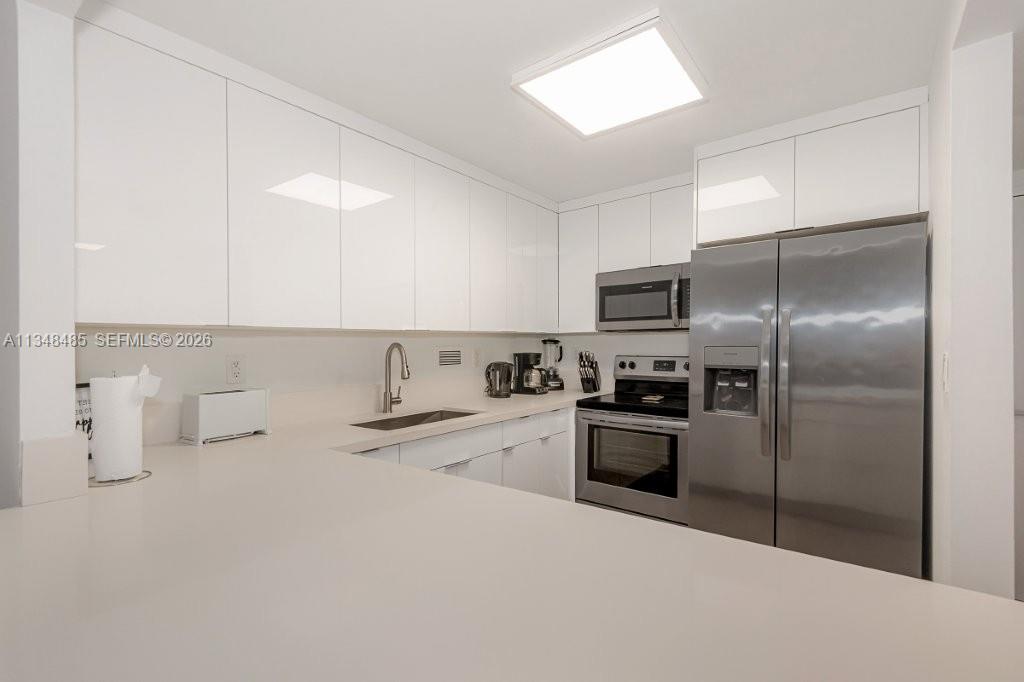 2301 Collins Ave #927, Miami Beach FL 33139