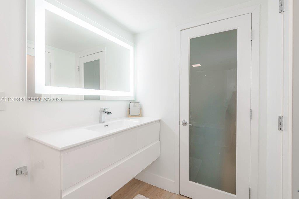 2301 Collins Ave #927, Miami Beach FL 33139
