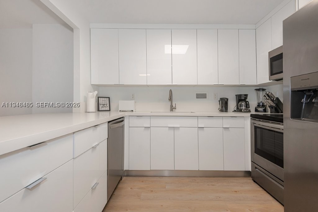 2301 Collins Ave #927, Miami Beach FL 33139