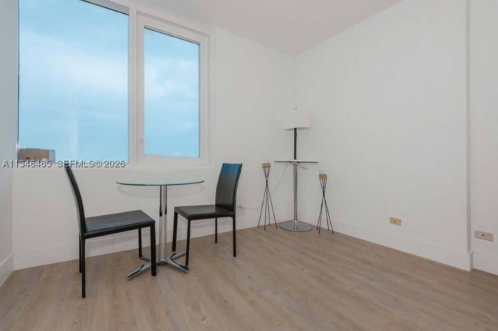 2301 Collins Ave #927, Miami Beach FL 33139