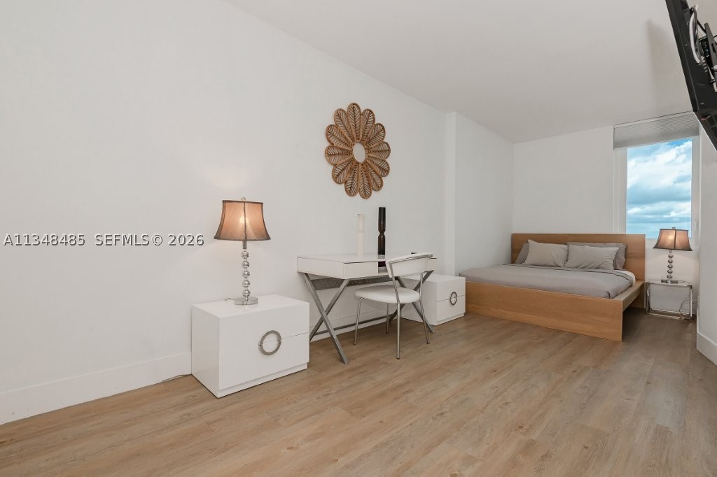 2301 Collins Ave #927, Miami Beach FL 33139