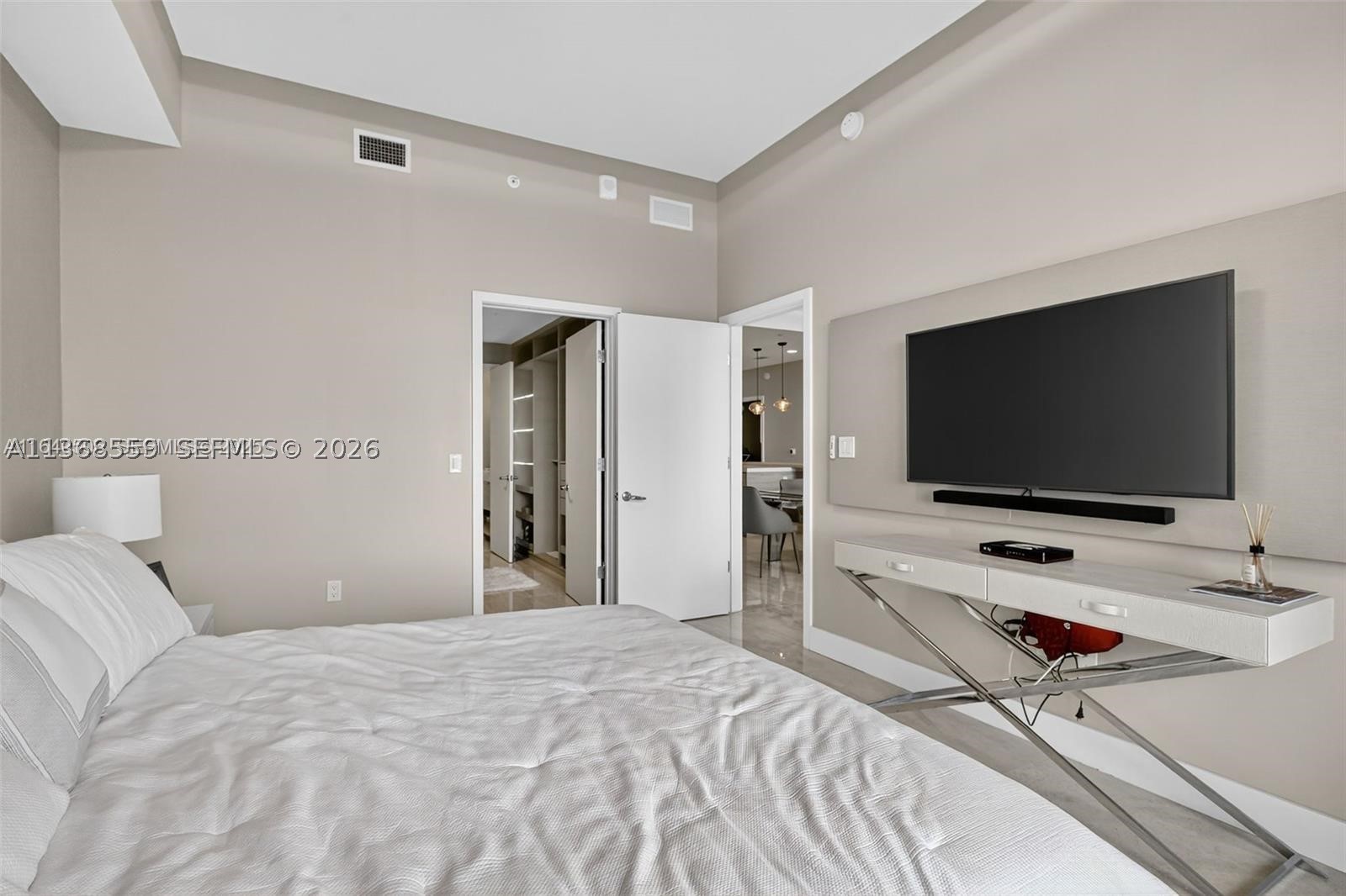 16385 Biscayne Blvd #7, North Miami Beach FL 33160