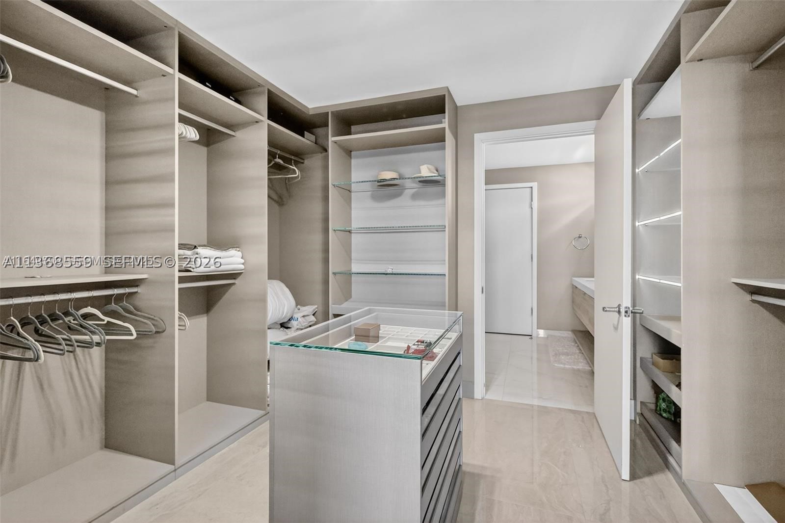 16385 Biscayne Blvd #7, North Miami Beach FL 33160