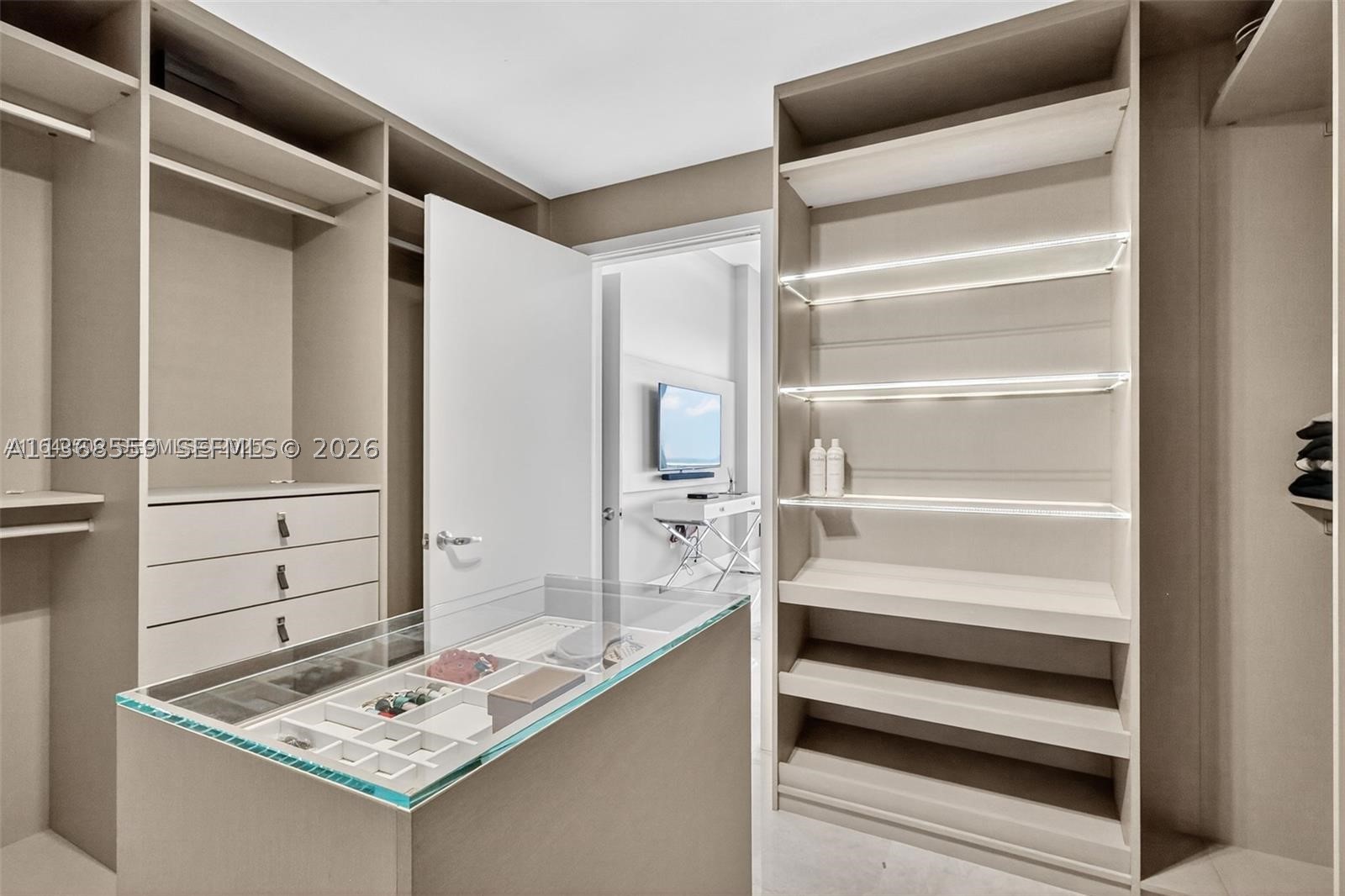 16385 Biscayne Blvd #7, North Miami Beach FL 33160
