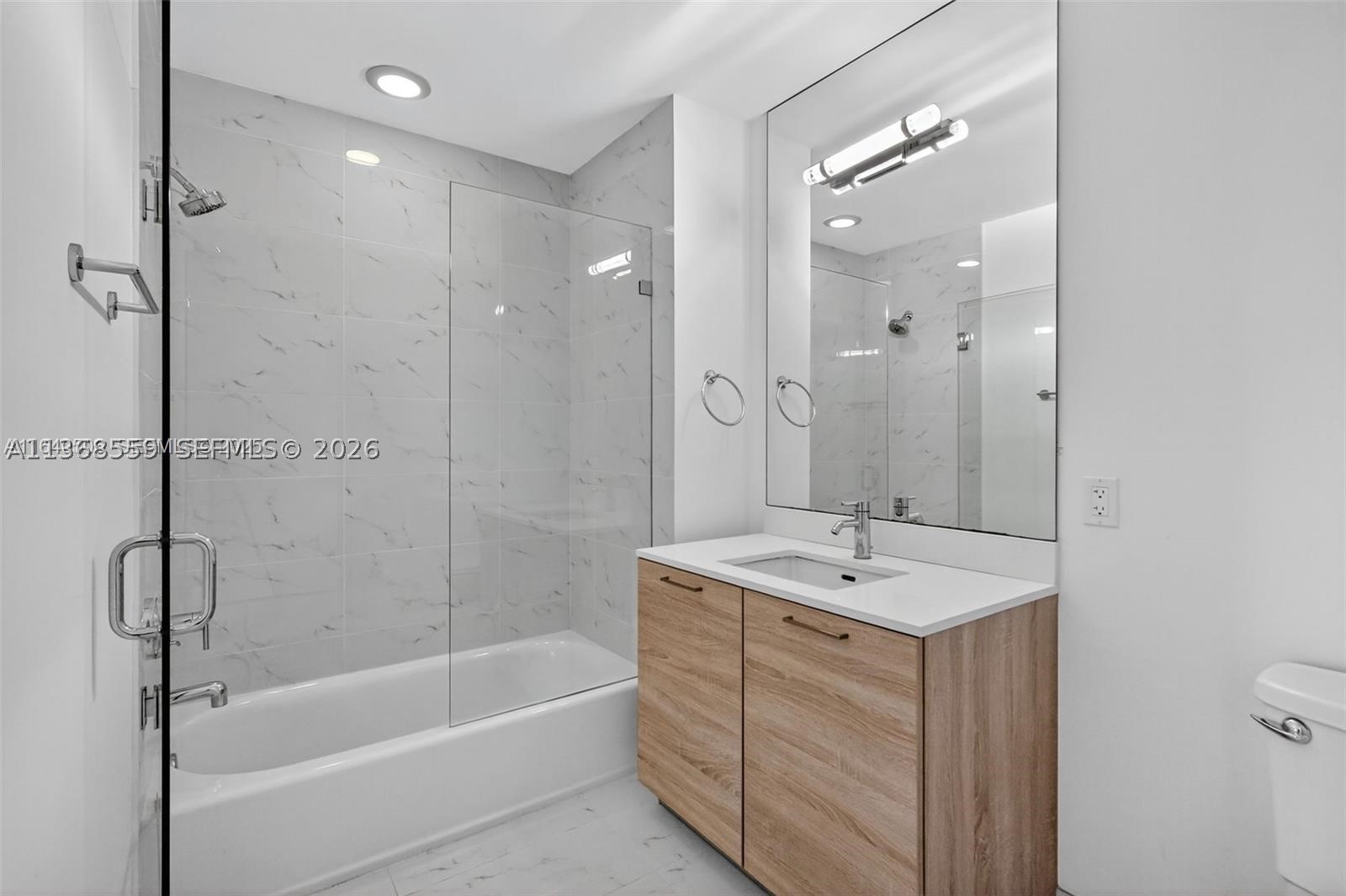 16385 Biscayne Blvd #7, North Miami Beach FL 33160