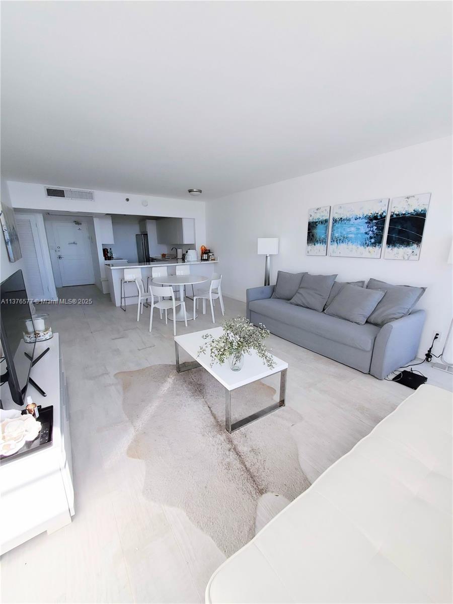 100 Lincoln Rd #1244, Miami Beach FL 33139