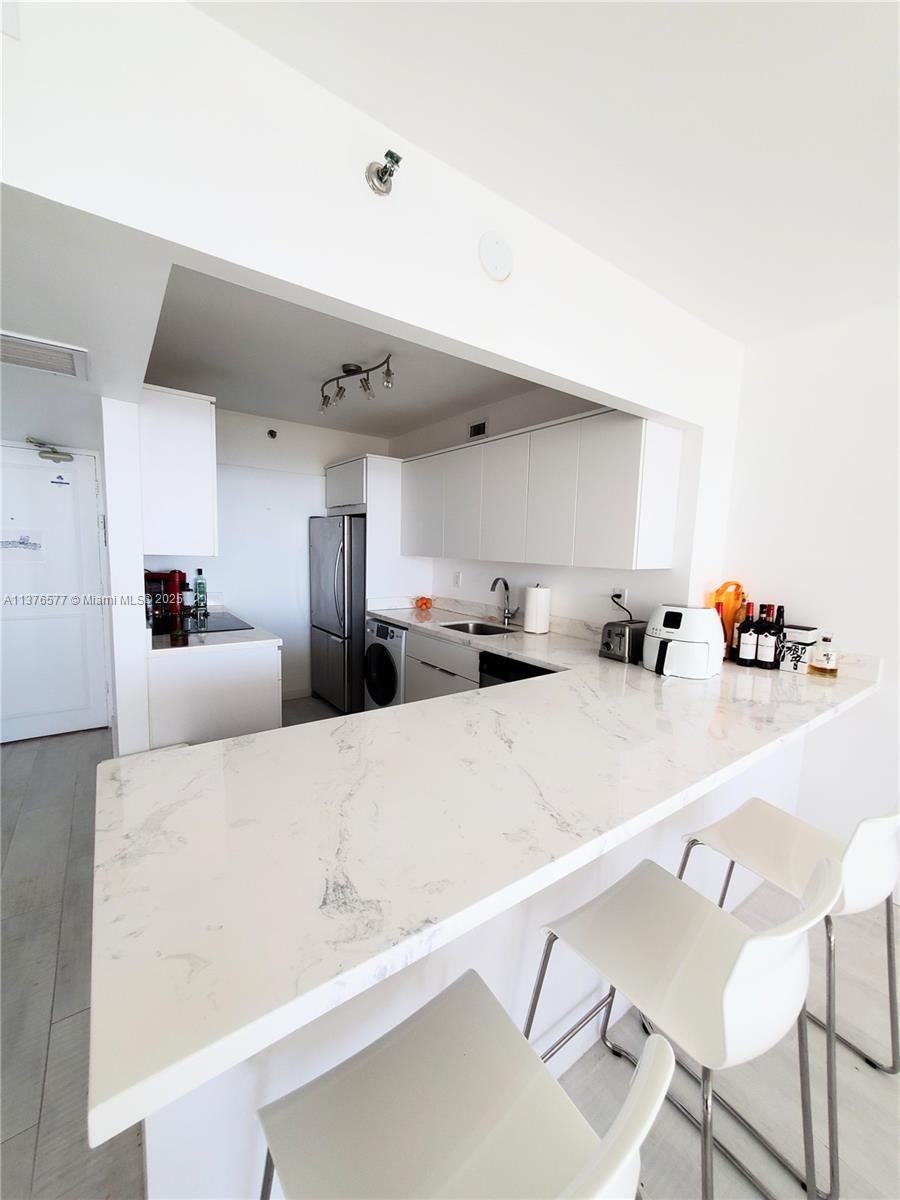 100 Lincoln Rd #1244, Miami Beach FL 33139