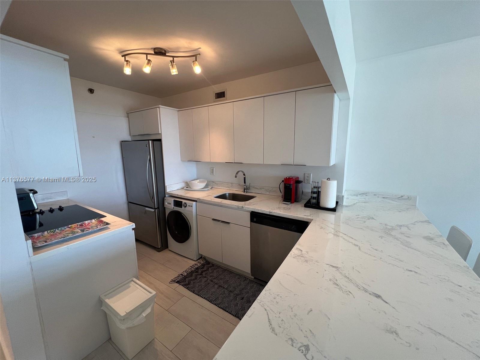 100 Lincoln Rd #1244, Miami Beach FL 33139