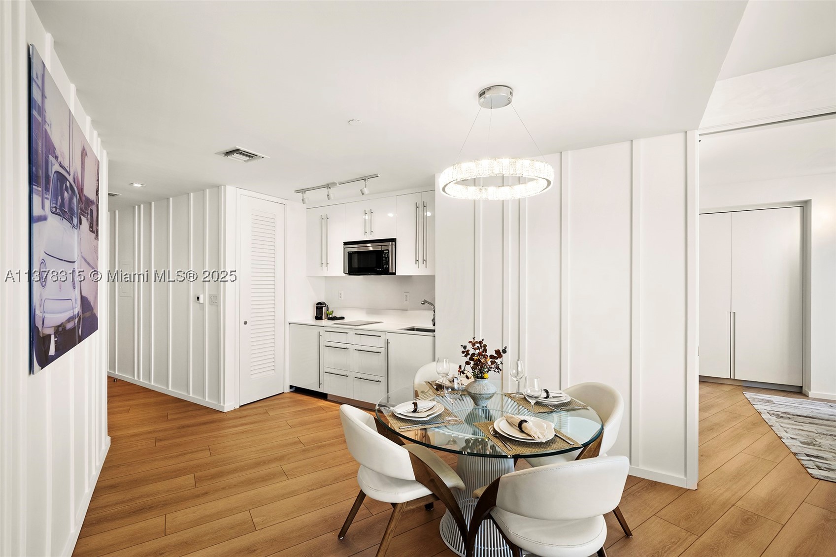 2201 Collins Ave #811, Miami Beach FL 33139